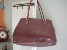 GRAND SAC A MAIN  MARQUE DAVID JONES COULEUR BORDEAUX