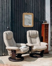 Jakob, la paire de fauteuils