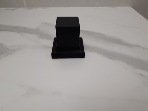 Socle peint noir brillant - , en