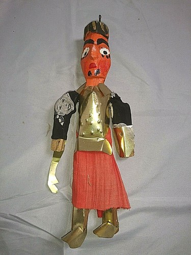 Ancienne belle marionnette - ancienne,