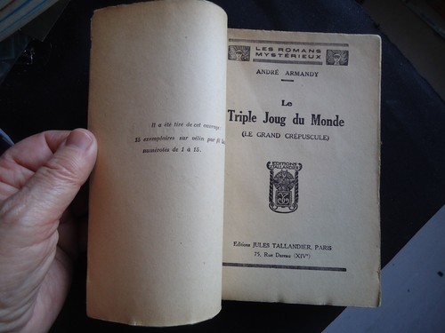 Triple joug monde le - le, du