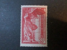 france timbre n° 355 "Victoire de Samothrace" neuf gomme sans charnière