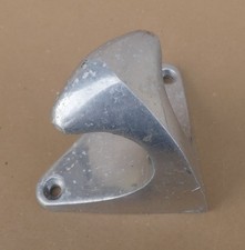 Ancienne patère alu porte