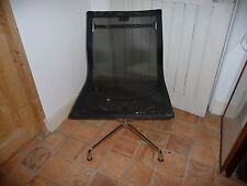 Vitra: Aluminium Chair EA 105 Siège par Charles 