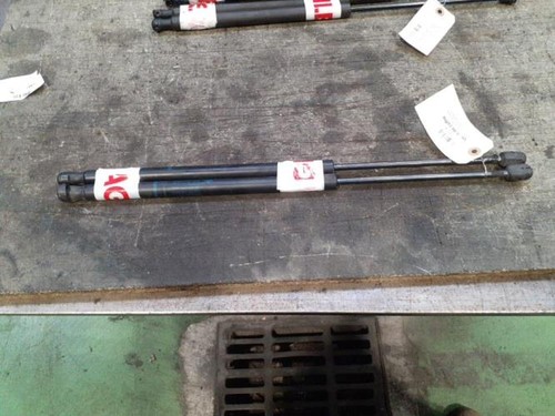Verin coffre renault - verin,