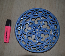 Beau dessous de plat ancien en