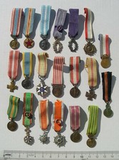 LOT 20 MEDAILLES MILITAIRES ET CIVILES EN REDUCTION   miniatures