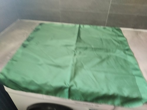 Carré foulard vert uni 67 - /,