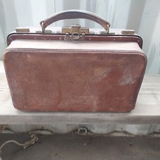 Mallette de médecin en cuir vintage