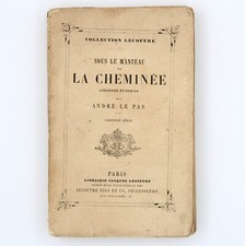 SOUS LE MANTEAU DE LA