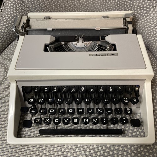 Untested vintage underwood 310 - untested,