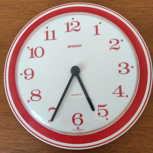 Horloge murale vintage rouge - horloge,