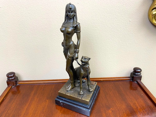 Sculpture cléopâtre avec - de,