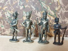 Lot 4 Figurines petit soldat de empire en métal de Kinder