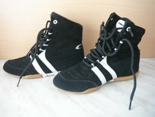 COMPLICES  CONVERSES  MONTANTES  CUIR RETOURNE   NOIRE BANDE BLANCHE T 38