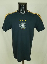 - Maillot de football