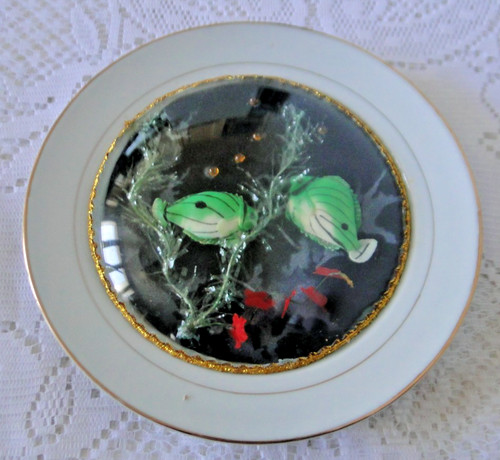 Assiette décorative ancienne - assiette,