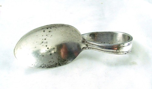 Cuillère courbée bébé - courbée,