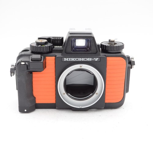 Nikonos waterproof - v,