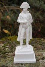RE0005   FIGURINE STATUETTE