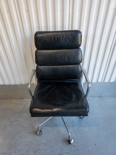 Eames soft pad executive chair - soft,