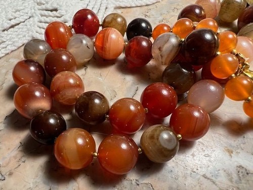 Collier perles pierre