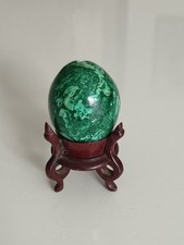 oeuf en malachite sur son