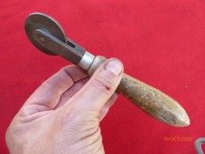 roulette  de sellier cordonnier travail du cuir outil ancien