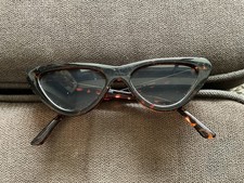 RAVISSANTES LUNETTES DE SOLEIL