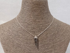 Pendentif en argent massif et nacre abalone monté sur chaine serpent argent 925