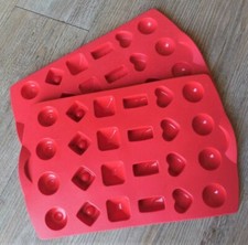 Tupperware  - 2 moules à chocolats, bonbons ou caramel