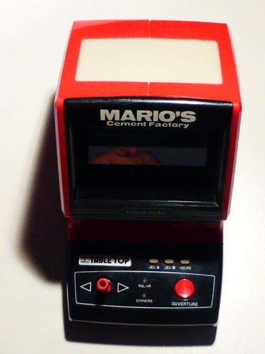 Nintendo game watch - &, table