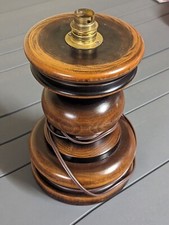 Pied de lampe en bois tourné