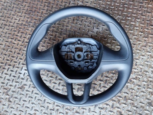 Peugeot 208 volant - peugeot,