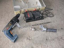 PERFORATEUR BOSCH GBH 24 VRE + CHARGEUR + 1 BATTERIE A REPARER