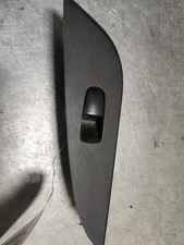 Interrupteur de leve vitre arriere droit NISSAN PULSAR 25411-4CE0A