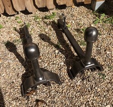 Lot de 2 anciens chenets pour foyer de cheminée - 20kg - fer forgé - 19e siècle