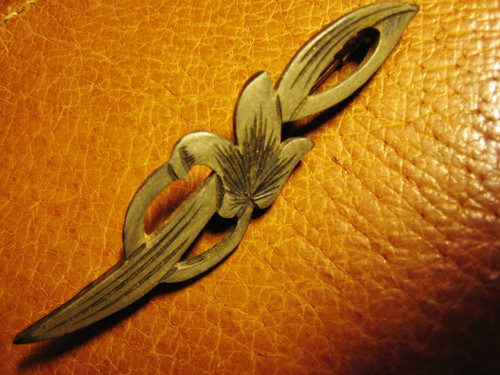Broche bakelite ancienne - bakelite, fleur