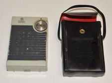 Radio De Poche VTG General Electric GE P895H Avec Étui Fonctionne