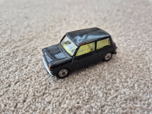 Voiture métal repeinte - voiture,
