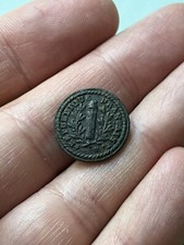 Bouton Troupe Revolutionaire