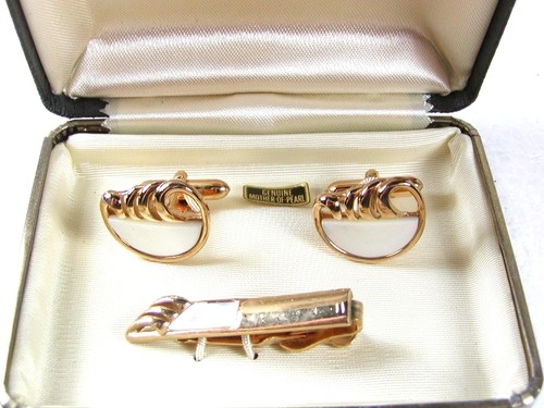 Vintage goldtone white - goldtone,