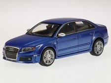 Audi A4 B7 RS4 Limousine bleu