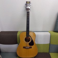 Guitare acoustique YAMAHA