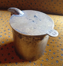 ancienne Mesure ?? Laiton Pot à Couvercle Atelier Militaria WW1 ?? à identifier