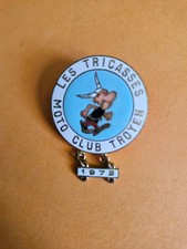 Très rare broche ASTERIX 1972 pour le MC de TROYES Les Tricassés