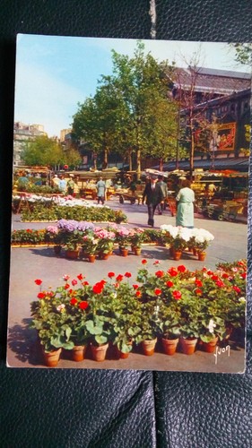 Cpm paris les halles - cpm.,