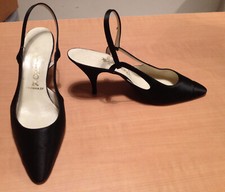 Ravissants escarpins italiens en satin noir vintage - création Lumor - T  37