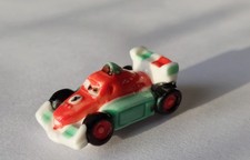 FEVE - FEVES     "DISNEY PIXAR CARS 2" -  VOITURE COURSE FORMULE 1 ROUGE ET VERT