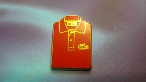 Pin polo rouge lacoste - pin's,